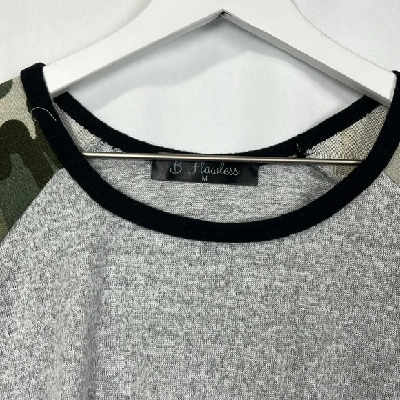 B. Flawless Womens Lounge Shirt M Gray Green Camo Pattern Stretch Pullover New - Picture 3 of 11